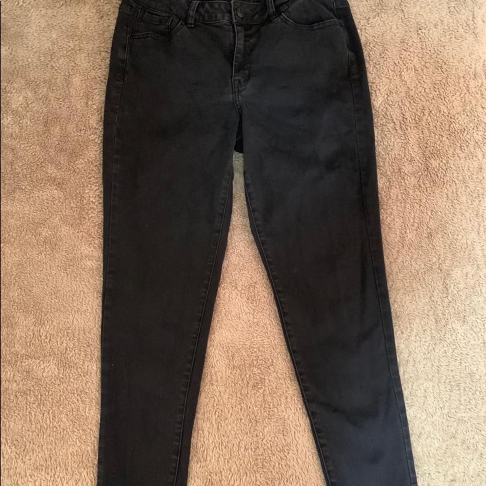 Black skinny jeans